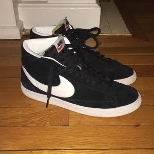 Black Nike Blazers